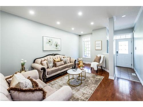 21 Pebble Valley Avenue, Stoney Creek, ON - Indoor Photo Showing Living Room