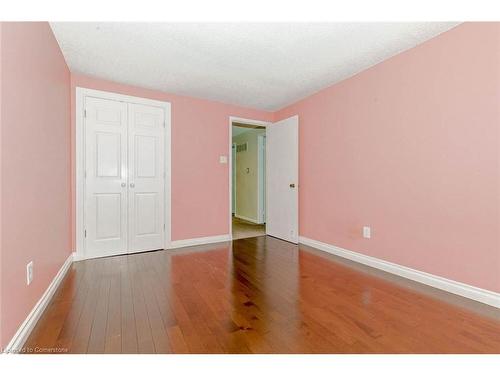 1039 Runnymead Crescent, Oakville, ON - Indoor Photo Showing Other Room