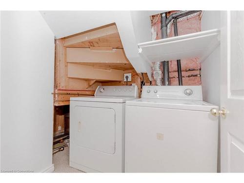 1039 Runnymead Crescent, Oakville, ON - Indoor Photo Showing Laundry Room