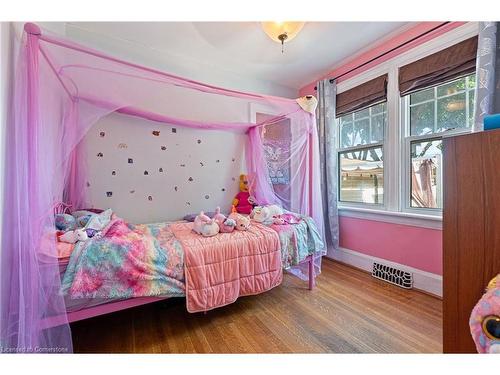 125 North Main Street, Simcoe, ON - Indoor Photo Showing Bedroom