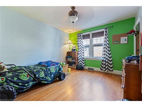 125 North Main Street, Simcoe, ON - Indoor Photo Showing Bedroom