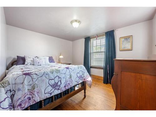 117 Maple Street, Simcoe, ON - Indoor Photo Showing Bedroom