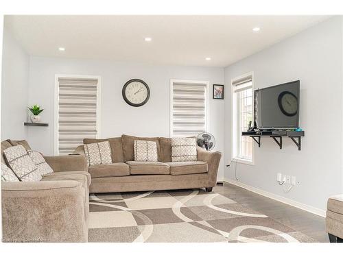 217 Thomas Avenue, Brantford, ON - Indoor Photo Showing Living Room