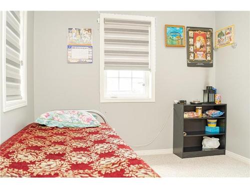 217 Thomas Avenue, Brantford, ON - Indoor Photo Showing Bedroom