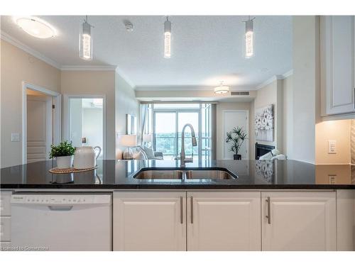 906-50 Hall Road, Georgetown, ON - Indoor Photo Showing Kitchen With Double Sink