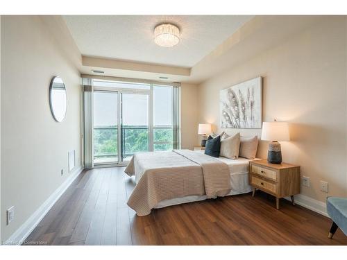 906-50 Hall Road, Georgetown, ON - Indoor Photo Showing Bedroom