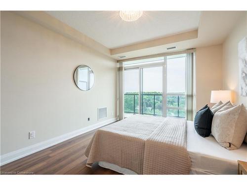 906-50 Hall Road, Georgetown, ON - Indoor Photo Showing Bedroom