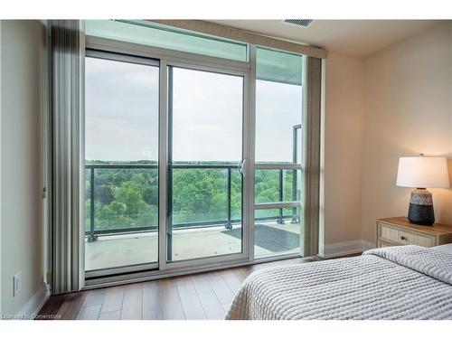 906-50 Hall Road, Georgetown, ON - Indoor Photo Showing Bedroom