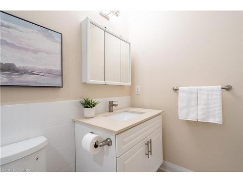 906-50 Hall Road, Georgetown, ON - Indoor Photo Showing Bathroom