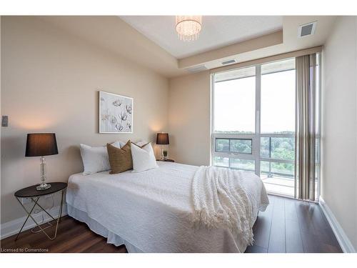 906-50 Hall Road, Georgetown, ON - Indoor Photo Showing Bedroom