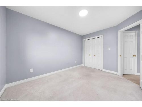 8145 Woodsview Crescent, Niagara Falls, ON - Indoor Photo Showing Other Room