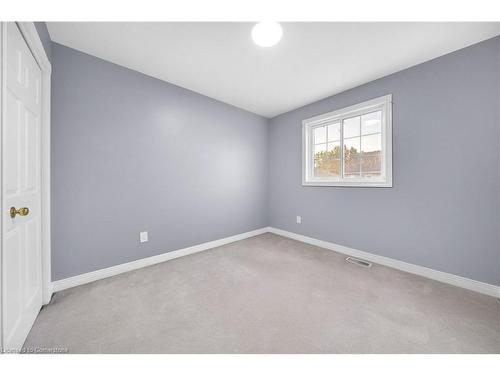 8145 Woodsview Crescent, Niagara Falls, ON - Indoor Photo Showing Other Room