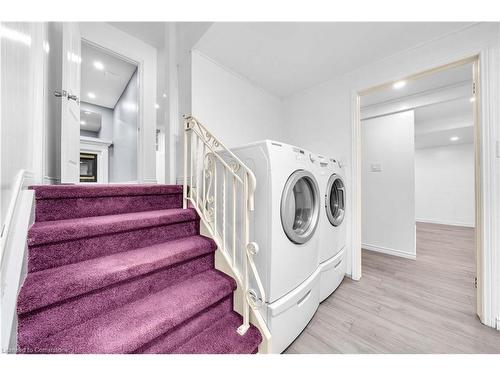 8145 Woodsview Crescent, Niagara Falls, ON - Indoor Photo Showing Laundry Room