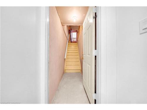 8145 Woodsview Crescent, Niagara Falls, ON - Indoor Photo Showing Other Room