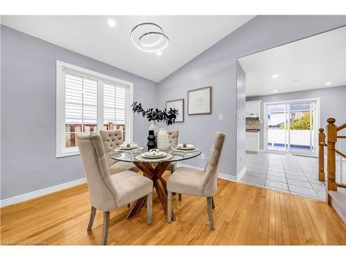 8145 Woodsview Crescent, Niagara Falls, ON - Indoor Photo Showing Dining Room