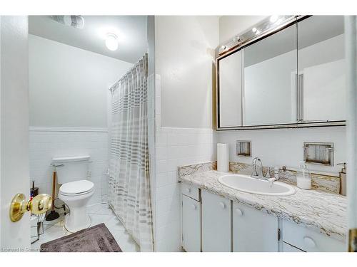 37-41 Nadia Place, Oakville, ON - Indoor Photo Showing Bathroom