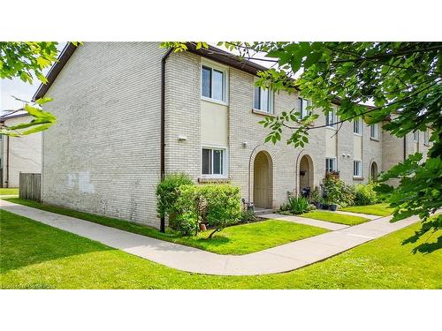 37-41 Nadia Place, Oakville, ON - Outdoor