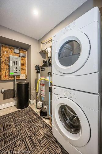 2B-38 Howe Drive, Kitchener, ON - Indoor Photo Showing Laundry Room