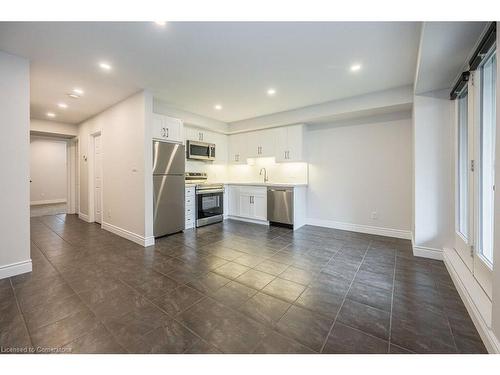 2B-38 Howe Drive, Kitchener, ON - Indoor Photo Showing Kitchen