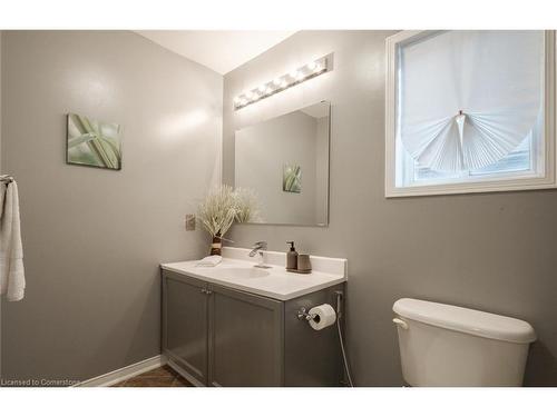 7 Gaydon Way, Brantford, ON - Indoor Photo Showing Bathroom