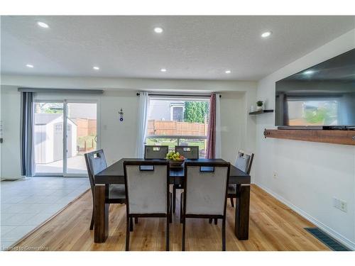 7 Gaydon Way, Brantford, ON - Indoor Photo Showing Dining Room