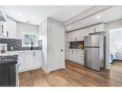 365 Victory Avenue, Welland, ON - Indoor Photo Showing Kitchen