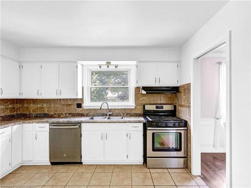 802 Viscount Road, London, ON - Indoor Photo Showing Kitchen With Double Sink