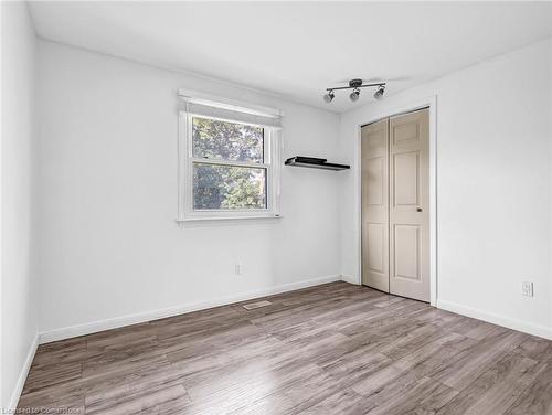 802 Viscount Road, London, ON - Indoor Photo Showing Other Room