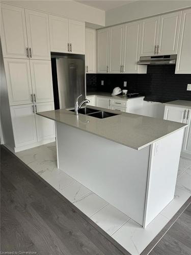 132 Sapphire Way, Thorold, ON - Indoor Photo Showing Kitchen With Double Sink