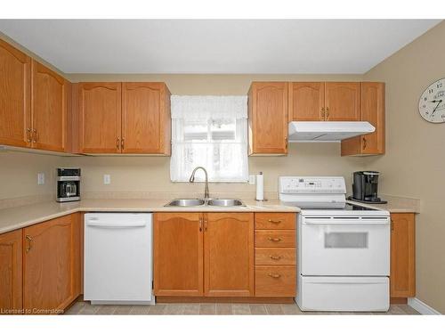 122 Milligan Street, Fergus, ON - Indoor Photo Showing Kitchen With Double Sink