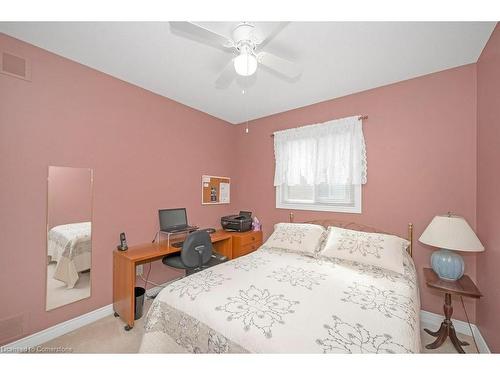 122 Milligan Street, Fergus, ON - Indoor Photo Showing Bedroom