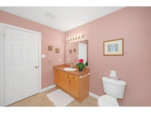 122 Milligan Street, Fergus, ON - Indoor Photo Showing Bathroom