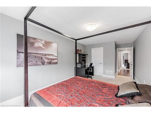 18 Falconridge Terrace Falconridge Terrace, East Gwillimbury, ON - Indoor Photo Showing Bedroom