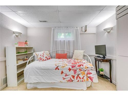 4-357 Ontario Street N, Milton, ON - Indoor Photo Showing Bedroom