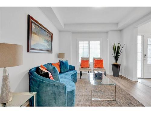 4307 Willick Road, Niagara Falls, ON - Indoor Photo Showing Living Room