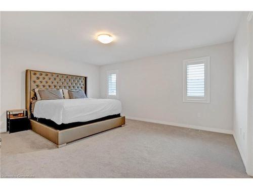 4307 Willick Road, Niagara Falls, ON - Indoor Photo Showing Bedroom