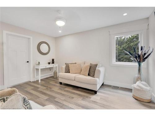 8037 Springwater Road, Aylmer, ON - Indoor Photo Showing Living Room