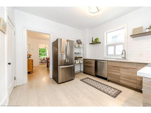 30 Rich Avenue, Cambridge, ON - Indoor Photo Showing Kitchen