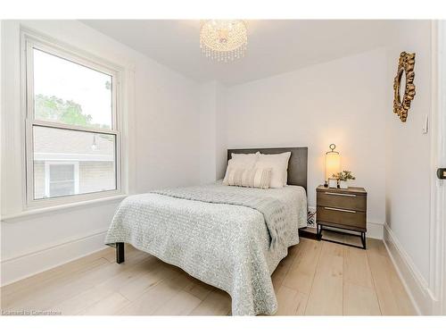 30 Rich Avenue, Cambridge, ON - Indoor Photo Showing Bedroom