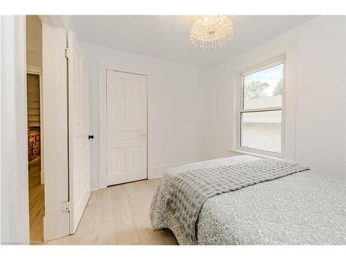 30 Rich Avenue, Cambridge, ON - Indoor Photo Showing Bedroom