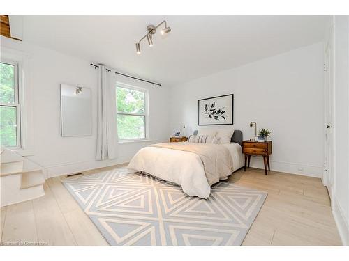 30 Rich Avenue, Cambridge, ON - Indoor Photo Showing Bedroom