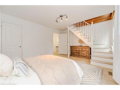 30 Rich Avenue, Cambridge, ON - Indoor Photo Showing Bedroom