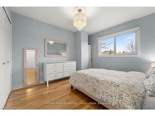 293 Mississaga Street, Oakville, ON - Indoor Photo Showing Bedroom