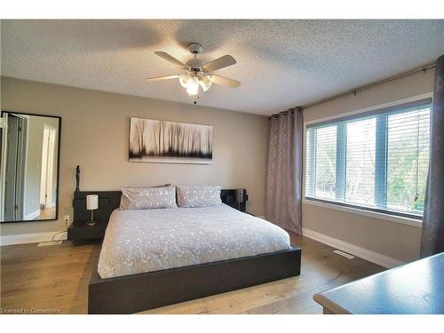 510 Alfred Street Street, Point Clark, ON - Indoor Photo Showing Bedroom