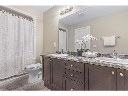 152 Cittadella Boulevard, Hamilton, ON - Indoor Photo Showing Bathroom