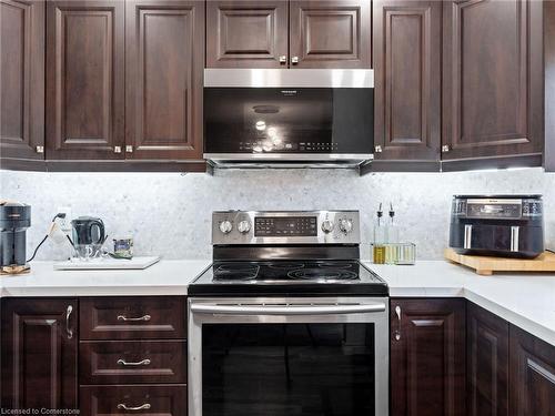 4 Greengrove Way, Whitby, ON - Indoor Photo Showing Kitchen