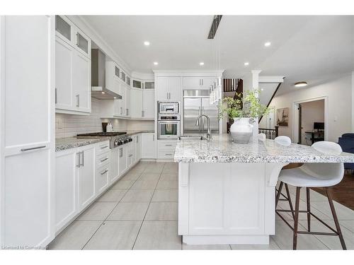 23 North Ridge Crescent, Georgetown, ON - Indoor Photo Showing Kitchen With Upgraded Kitchen