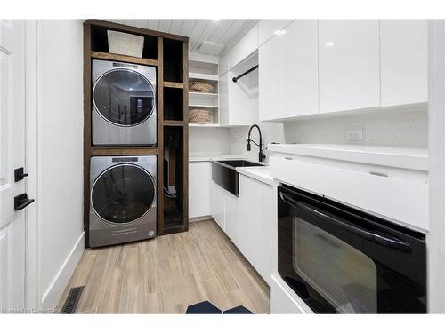 23 North Ridge Crescent, Georgetown, ON - Indoor Photo Showing Laundry Room