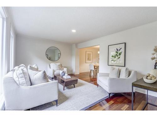 1296 Cermel Drive, Mississauga, ON - Indoor Photo Showing Living Room