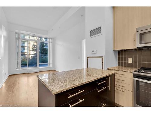 105-85 Duke Street West Street, Kitchener, ON - Indoor Photo Showing Kitchen